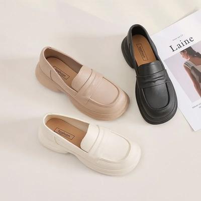 Мягкие туфли-слипоны на плоской подошве Женская мода Британский стиль Универсальные туфли-лодочки с низким вырезом Удобные Всесезонные туфли с круглым носком из ПВХ