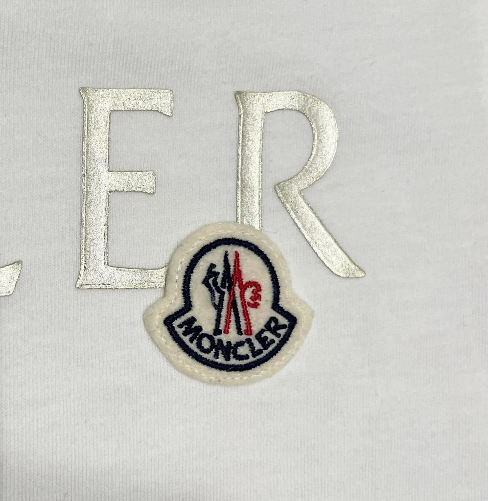 Подержанная женская футболка с коротким рукавом MONCLER