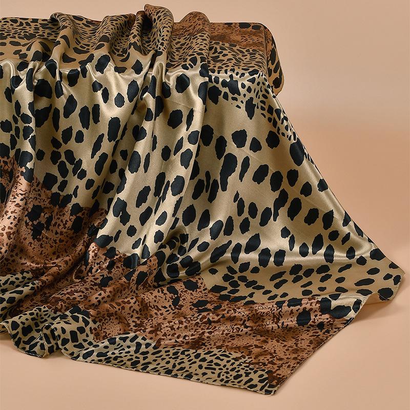 Spring and Autumn Women's Cashew Print Square Scarf Fashion Commuting Versatile Headscarf Stained Rose Square Scarf