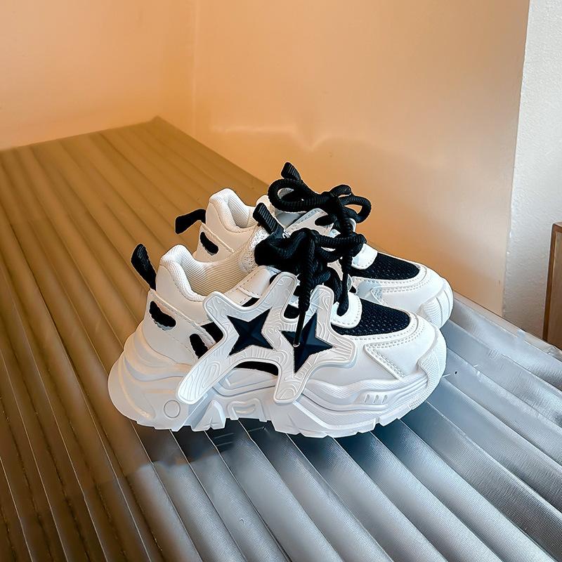 Модные универсальные кроссовки для девочек