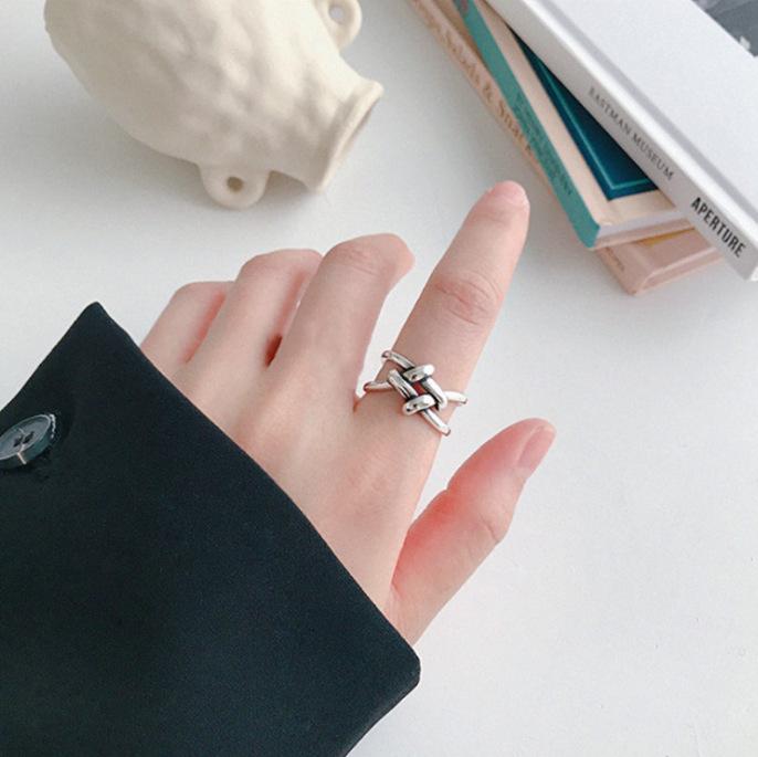 Korean-Style Open Pearl Ring: Retro, Light Luxury Design