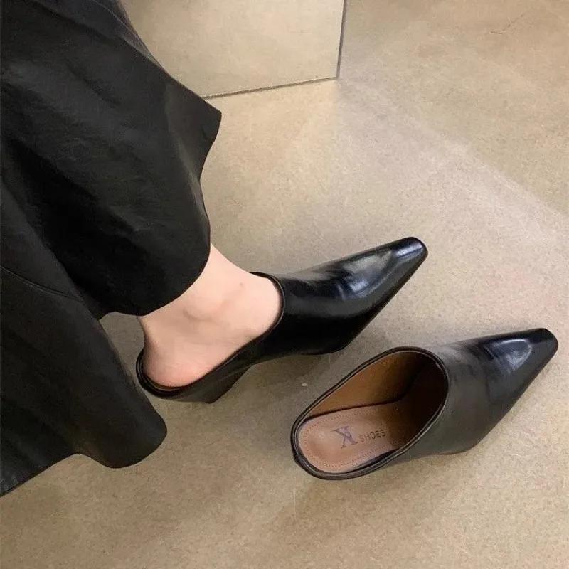 Мода 2025 Европейско-американский Баотоу Половина Женские Мягкая кожа Наклонный каблук Высокий Крутая Мода Верхняя одежда Толстые Ленивые Туфли Мюли