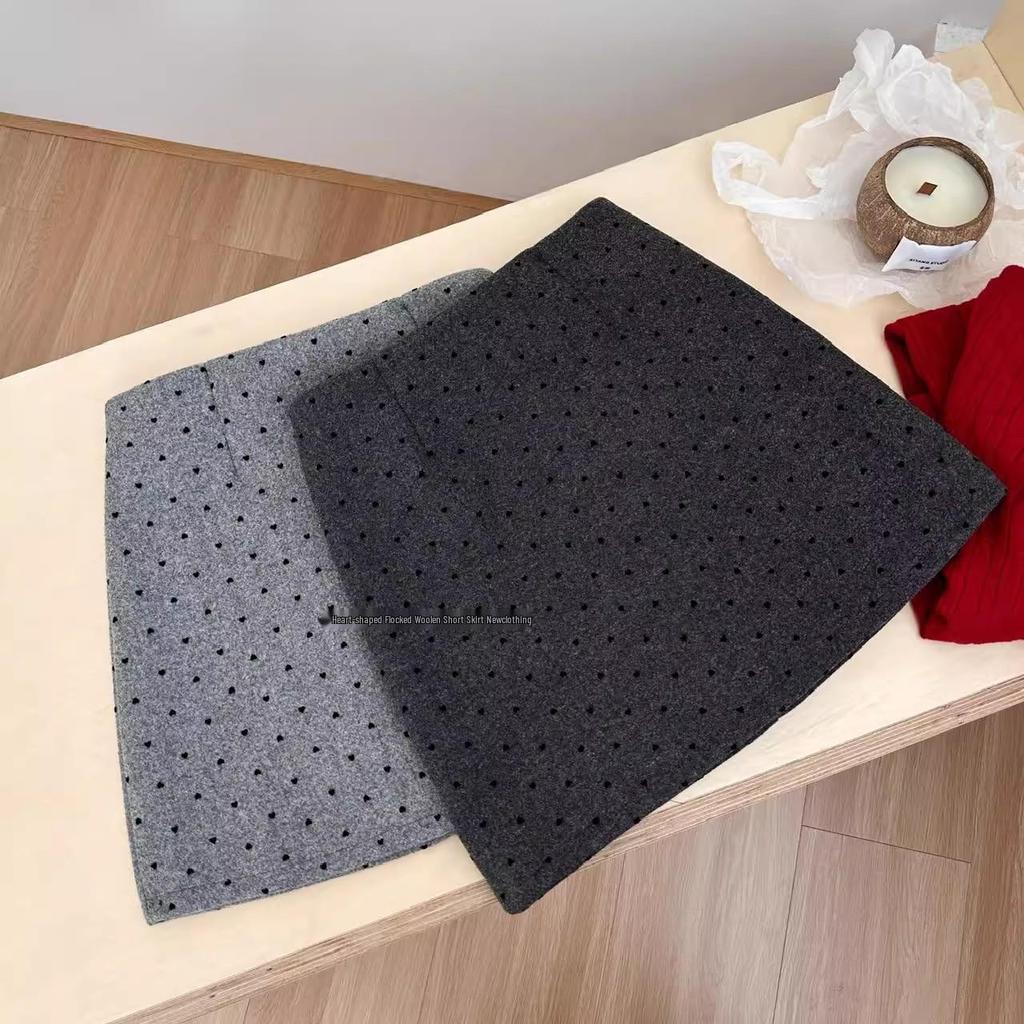 Slightly Chubby Girls' Polka Dot Woolen Half-Length Skirt - 2025 Spring/Autumn Korean Style, Elegant Fit, Retro Hip-Hugging Design