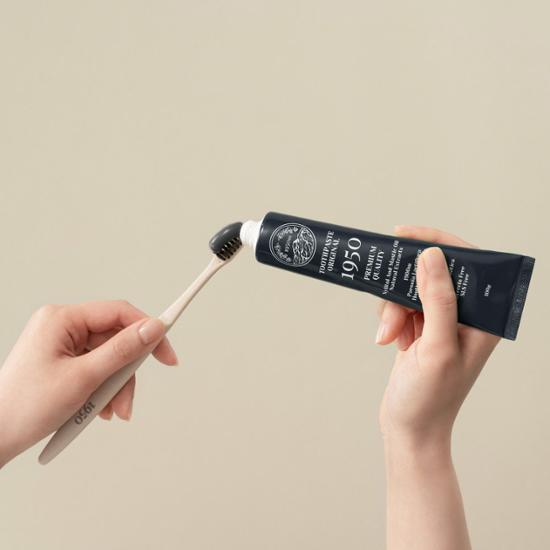 1950 Jeju Citrus Black Fluoride Toothpaste 100g