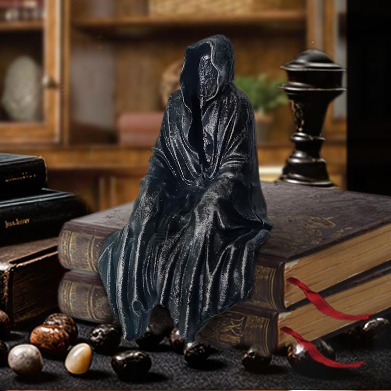 Black Robed Gothic Desktop Figurine Elegant Pvc Decor For Stylish Home And Office