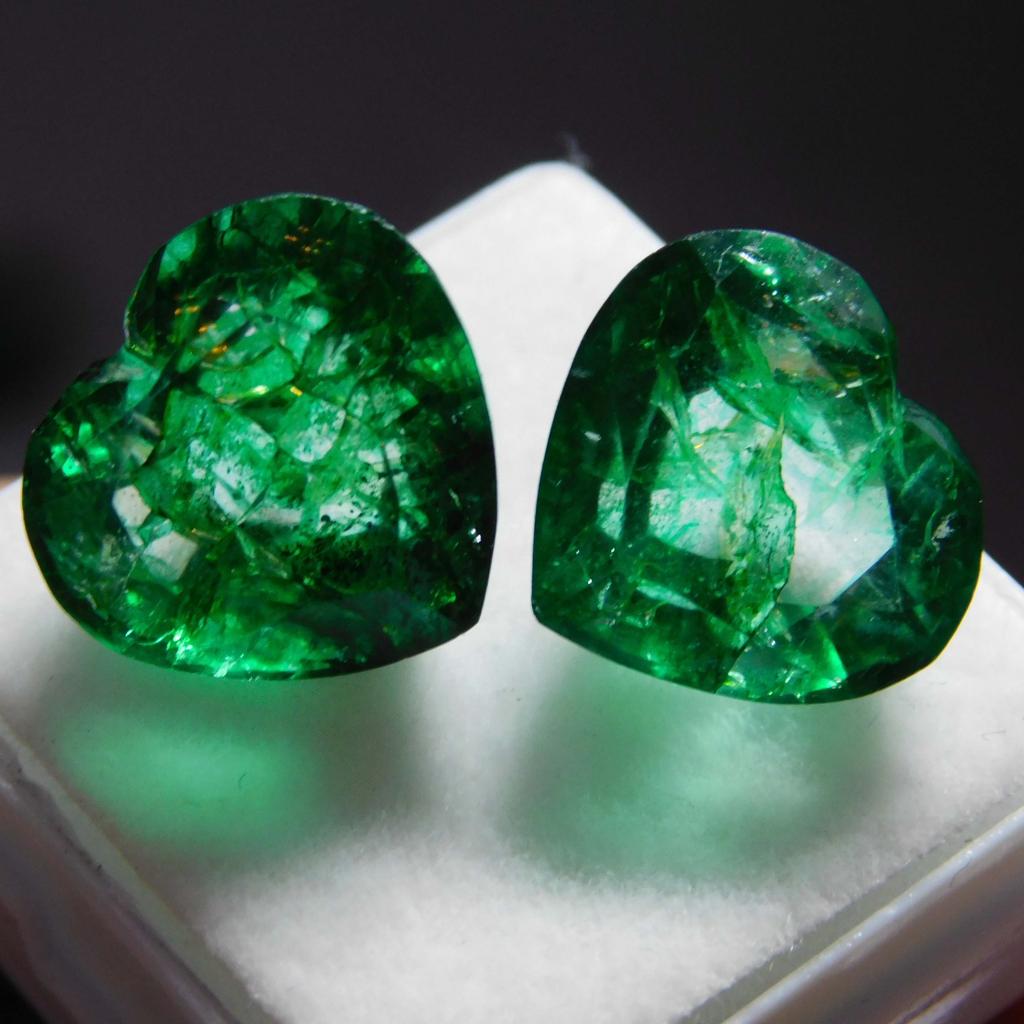 Heart Cut Pair Natural Emerald 18.56 Carat Colombian Loose Gemstone