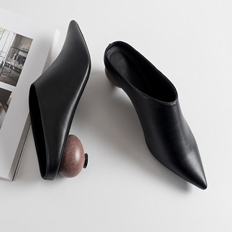 2024 Летняя мода Новые туфли Muller Женская европейская мода Station Baotou Тапочки полуподдерживаемые уличные сандалии Модная обувь