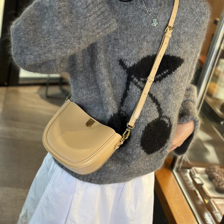 Женская сумка-седло кроссбоди из натуральной кожи - Тренд Весна/Лето 2024, Улучшенная текстура, Популярный маленький дизайн под мышкой