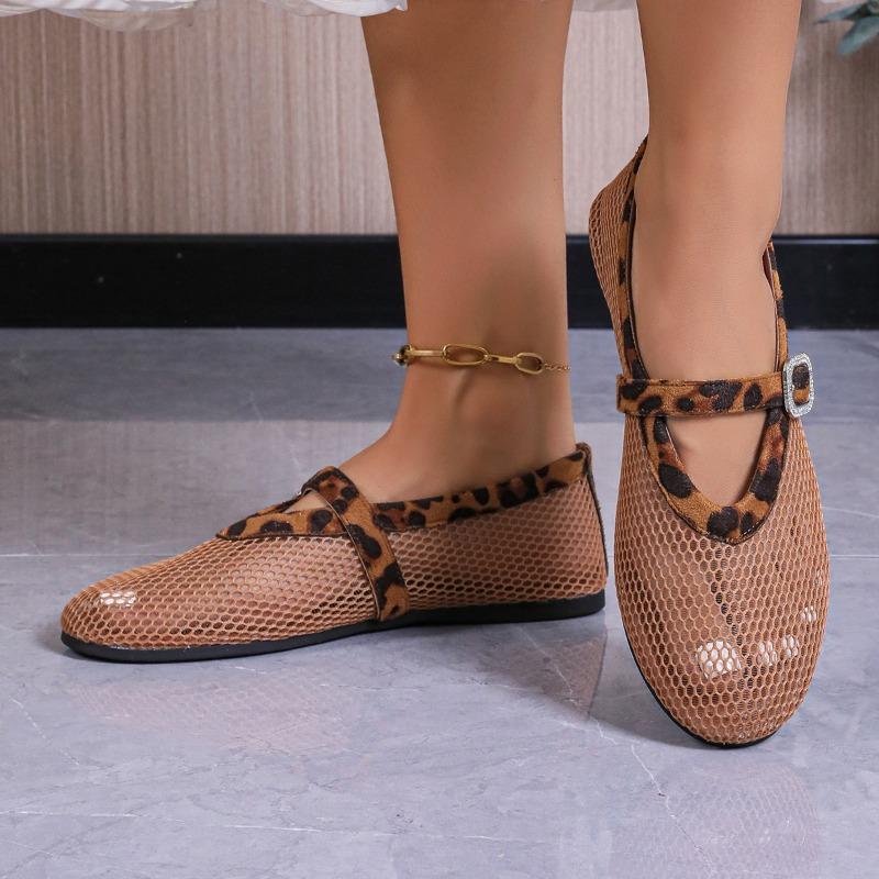 Summer New Women's Shoes Mesh Casual Sandals Women's Mesh Breathable Word Buckle Flat Bottom Cool