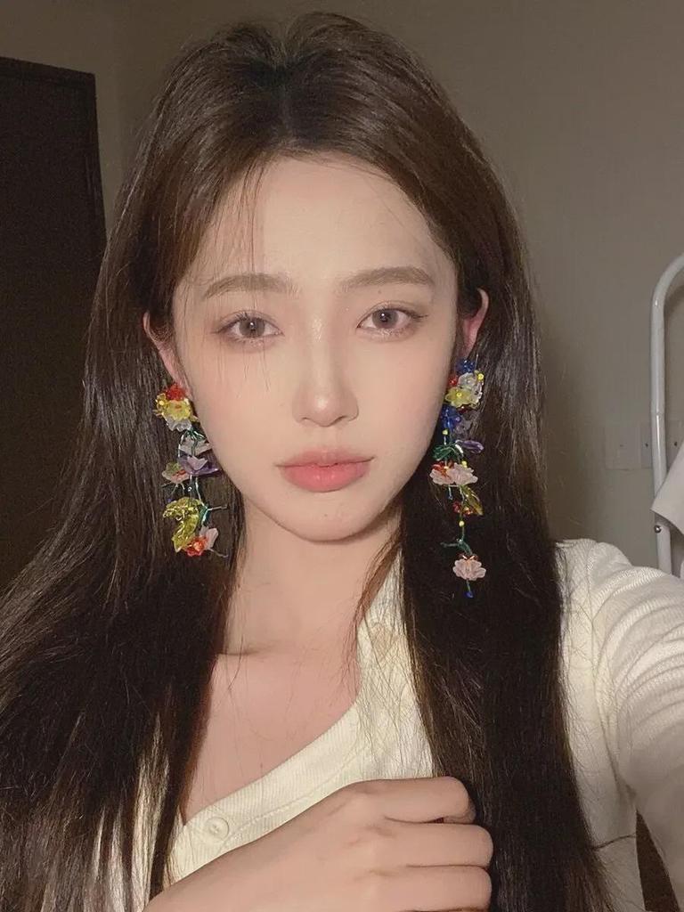 Персонализированные серьги ручной работы с цветочным узором и бусинами для женщин — весенне-летний дизайн с длинными листьями