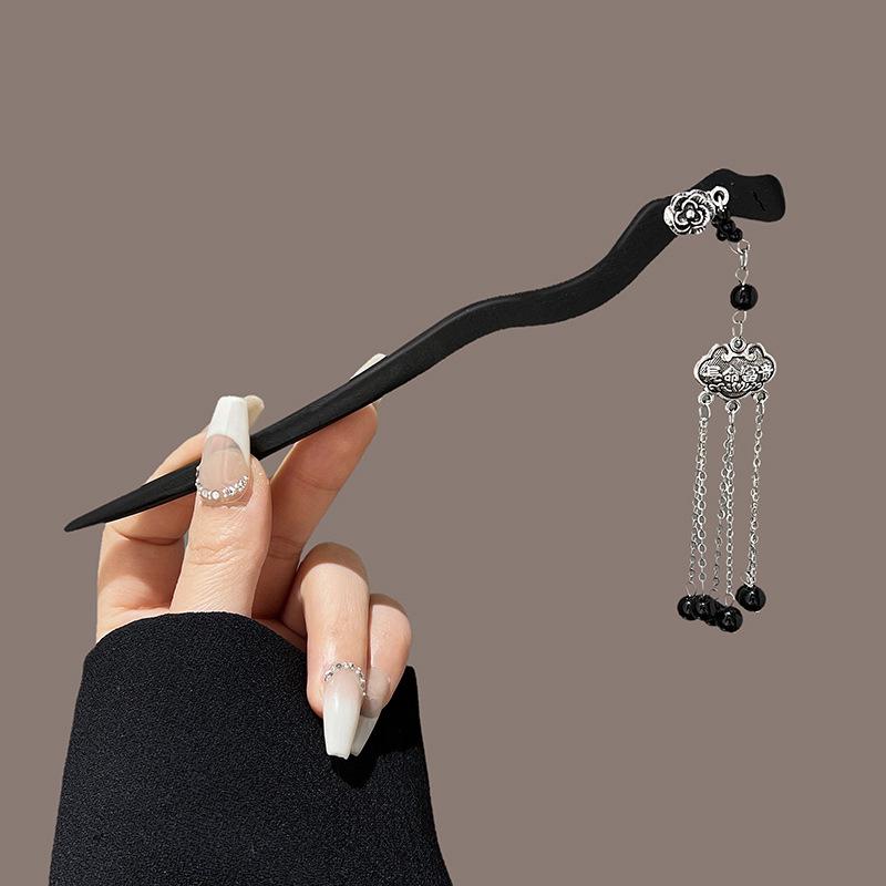 High-End Retro Chinese Tassel Hairpin for Women - Versatile Alloy Hair Clip for Elegant Updos