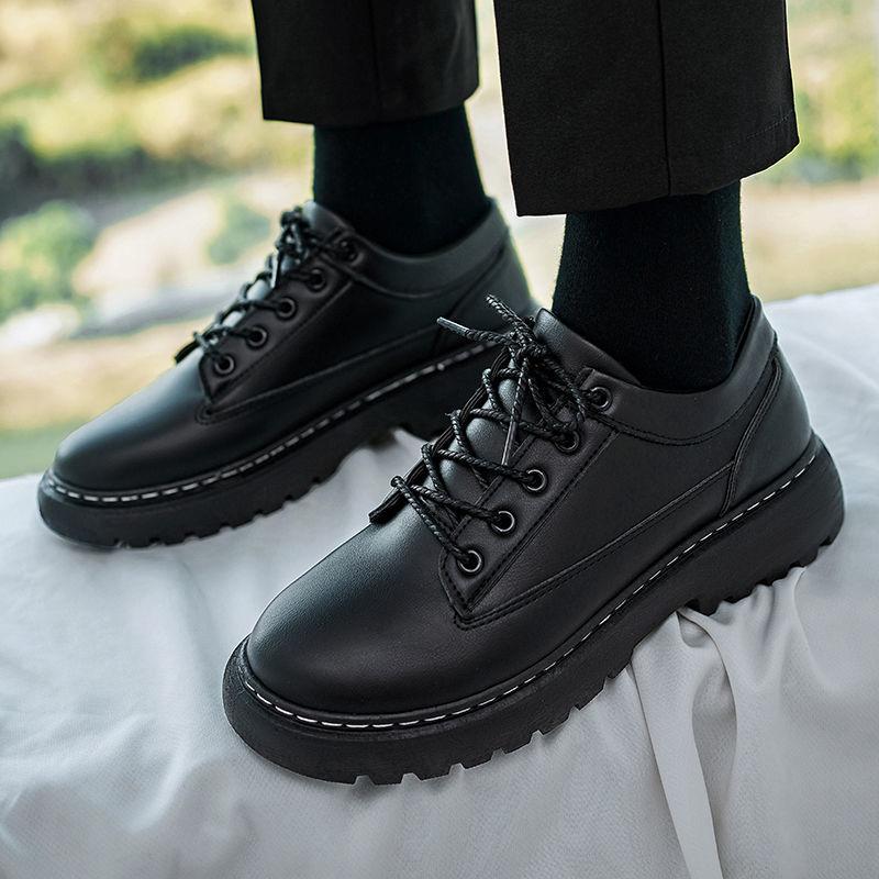 Мужские кожаные туфли на шнуровке с низкой посадкой и толстой платформой. Легитимное предложение обуви 2025 года. Тренд. Новинка в социальных сетях. Мужская повседневная обувь.
