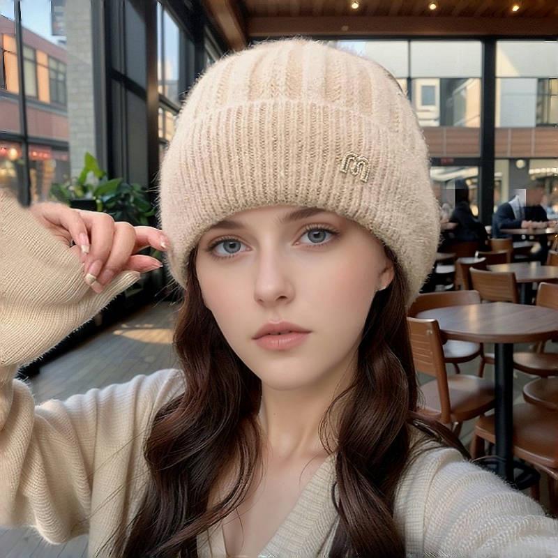 Женская вязаная шапка бини в корейском стиле: Теплая, Толстая и Универсальная Шапка с Защитой Ушей для Осени/Зимы.
