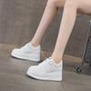 Кожаные маленькие белые туфли женские осенние новые универсальные на толстой подошве с внутренней высотой, повседневные туфли, маленькие спортивные туфли, кеды