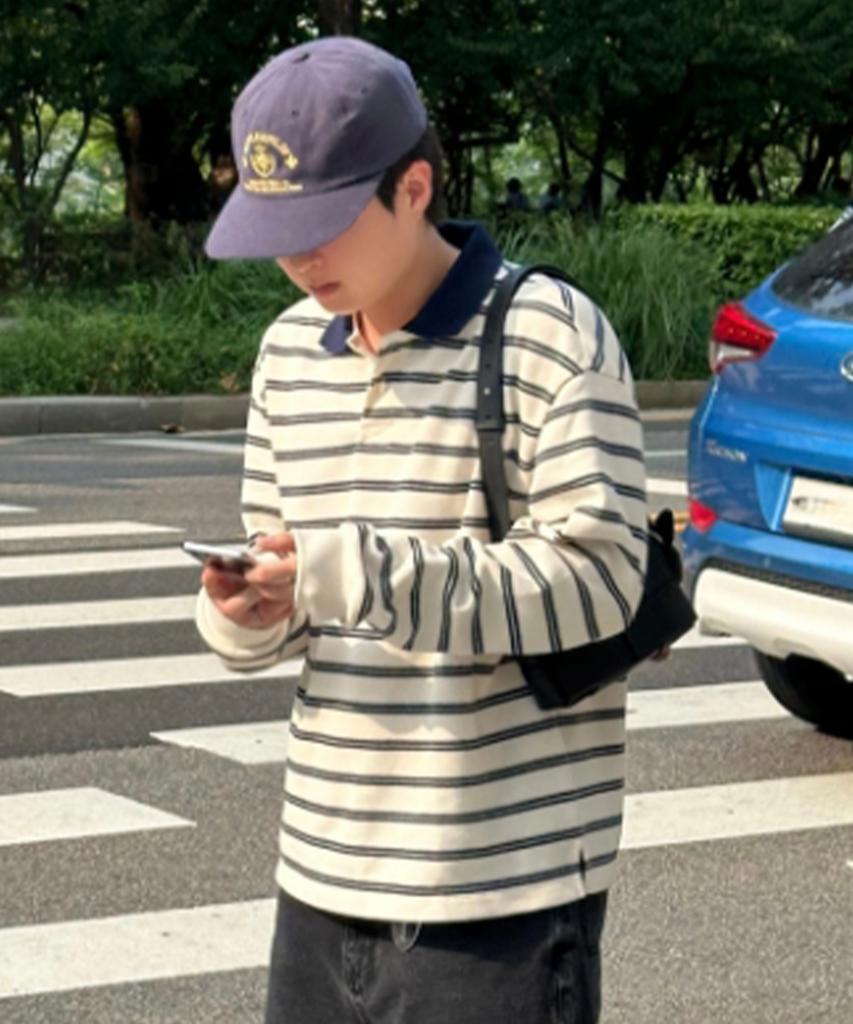 MINDBRIDGE Collar Contrast Oversized Striped T-Shirt