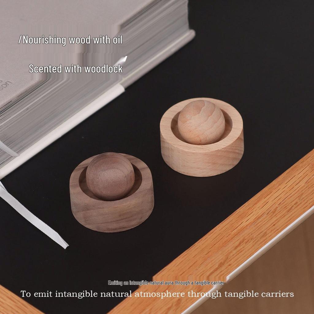 Round Wood Aromatherapy Diffuser - Long-Lasting Essential Oil and Car Fragrance Ornament for Home and Bedroom.