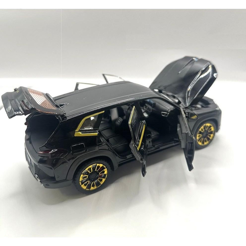 Premium BMW XM SUV 1:24 Scale Diecast Model Car - White Edition