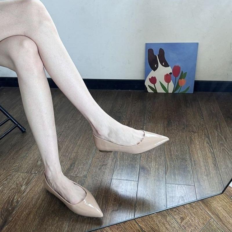 Осень новые простые остроносые нюдовые балетки женские мягкие на плоской подошве с вырезом лодочкой универсальные для работы одинарные туфли женские