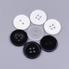 Черно-белые пуговицы из смолы для униформы: Универсально подходит для рабочей одежды и поварских курток