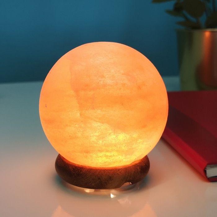ZEN'AROME - Lampe USB en Cristal de Sel d'Himalaya Sphère - Sculptée à la main - Base en bois - 8 cm x 8 cm