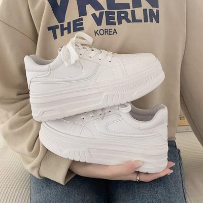 Белые туфли. Лидер продаж. Осенняя женская обувь на платформе с круглым носком. Спортивная повседневная обувь на толстой подошве.