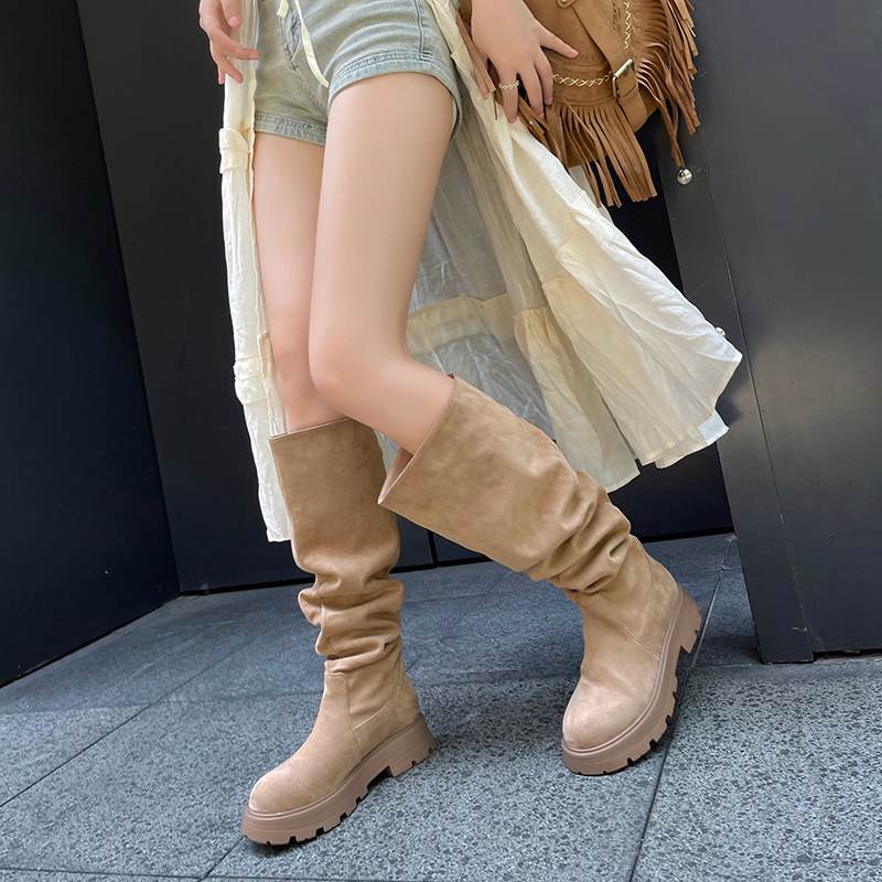 Krazing Pot Осенне-зимняя обувь из флока, эластичные сапоги на среднем каблуке, плиссированные украшения, женские теплые сапоги до бедра