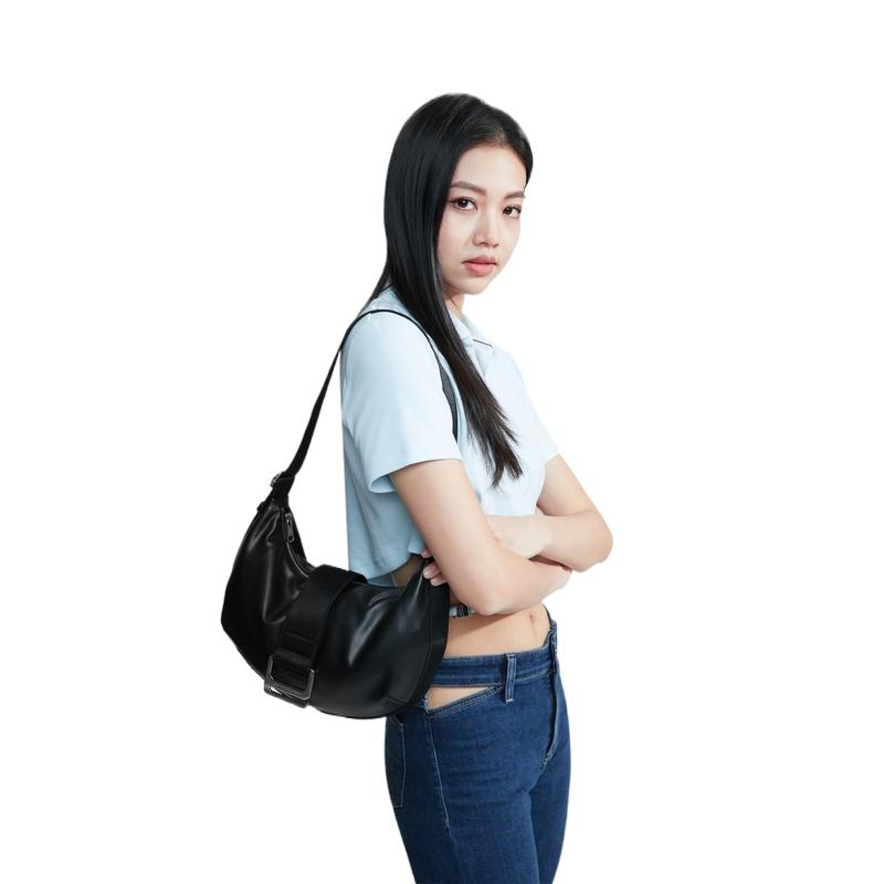 New CALVIN KLEIN Synthetic Material Dumpling Bag, Crescent Bag, Shoulder Bag Regular Women's Space Black DH3504-001