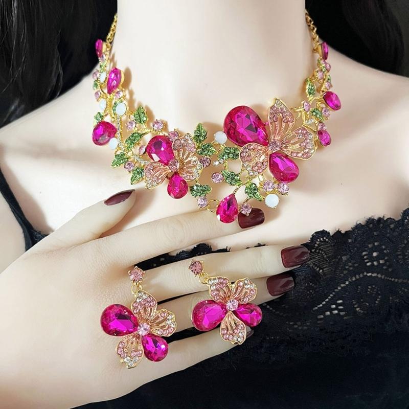 Fashionable Zinc Alloy Floral Jewelry Set with Rhinestones Comfort Fit Necklace And Earrings For Versatile Outfits
