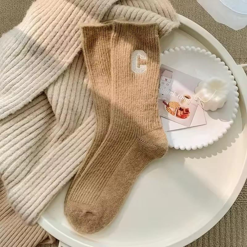 Luxury Women's Socks Warm Winter Thick Cashmere Casual Japanese Fashion Solid Color Comfortable Home Socks Long High Quality