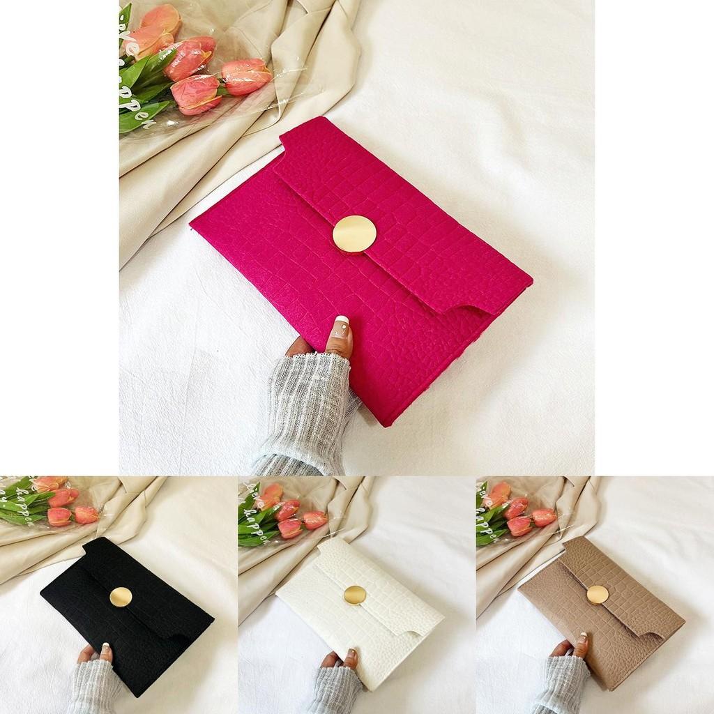 Трендовая сумка-конверт для женщин в черном, белом, хаки и розово-красном цветах