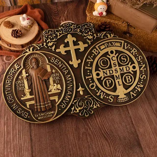 Медаль Святого Бенедикта, табличка для экзорцизма, католическая икона, церковь, религиозный объект, крещение, резьба по дереву, настенное украшение