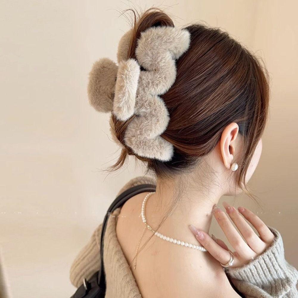 M-shaped Hair Clip Geometric Large Shark Clip Cute Plush Hair Claw Streetwear