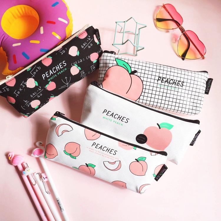 Холщовый пенал на молнии с милым рисунком персиков