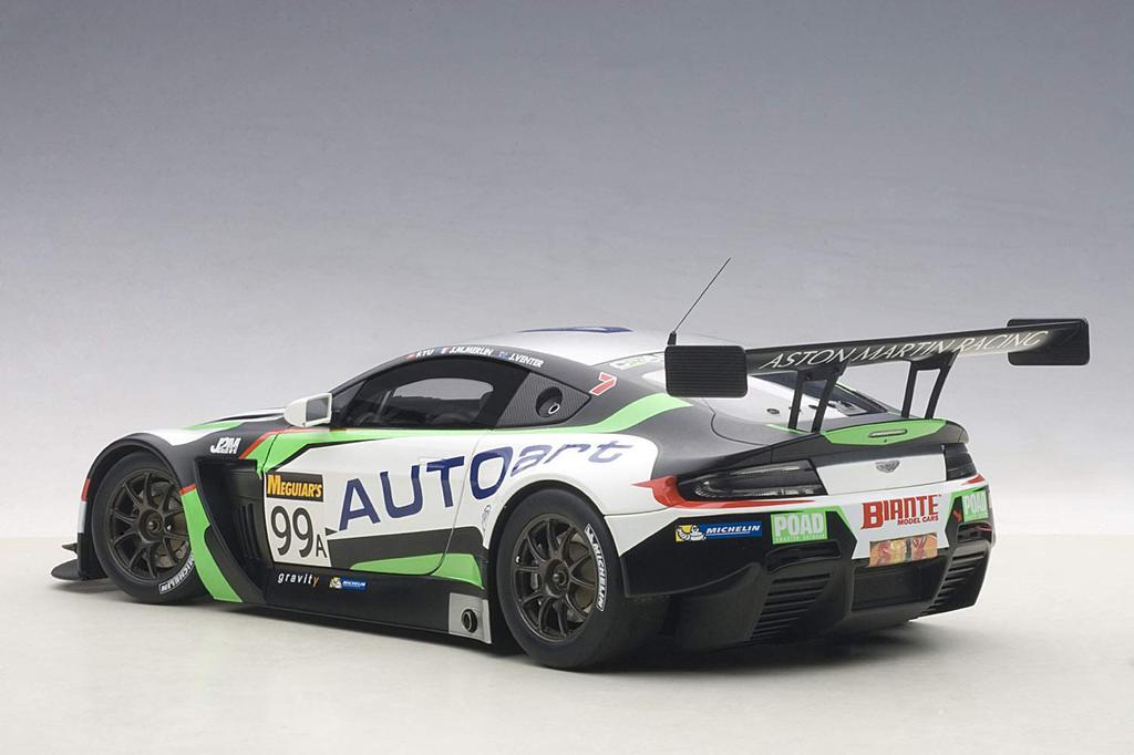 AUTOart Aston Martin V12 Vantage 2015 12 Hour 1/18 #99 (Bathurst Race)