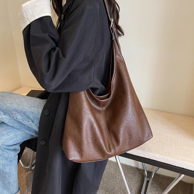 Simple Retro Underarm Bag Women's Autumn and Winter Super Popular Shoulder Bag High-end Sense Large-capacity Tote Bag