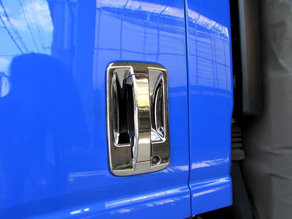 BRIGHTZ Isuzu 07 Forward Chrome Door Handle Covers with Knob Plates, Type B [TRUCK-S-006], Fits 07 Forward 4t (22916)