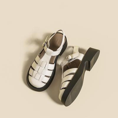 Сандалии на платформе в римском стиле, женские, лето 2025, новые французские ретро-сандалии Baotou с плетеной полой свиной клеткой на толстом каблуке