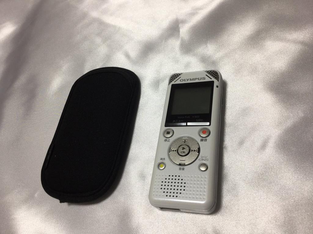 Диктофон OLYMPUS IC VoiceTrek 4 ГБ линейный PCM совместимый с FM-тюнером WHT Белый V-802