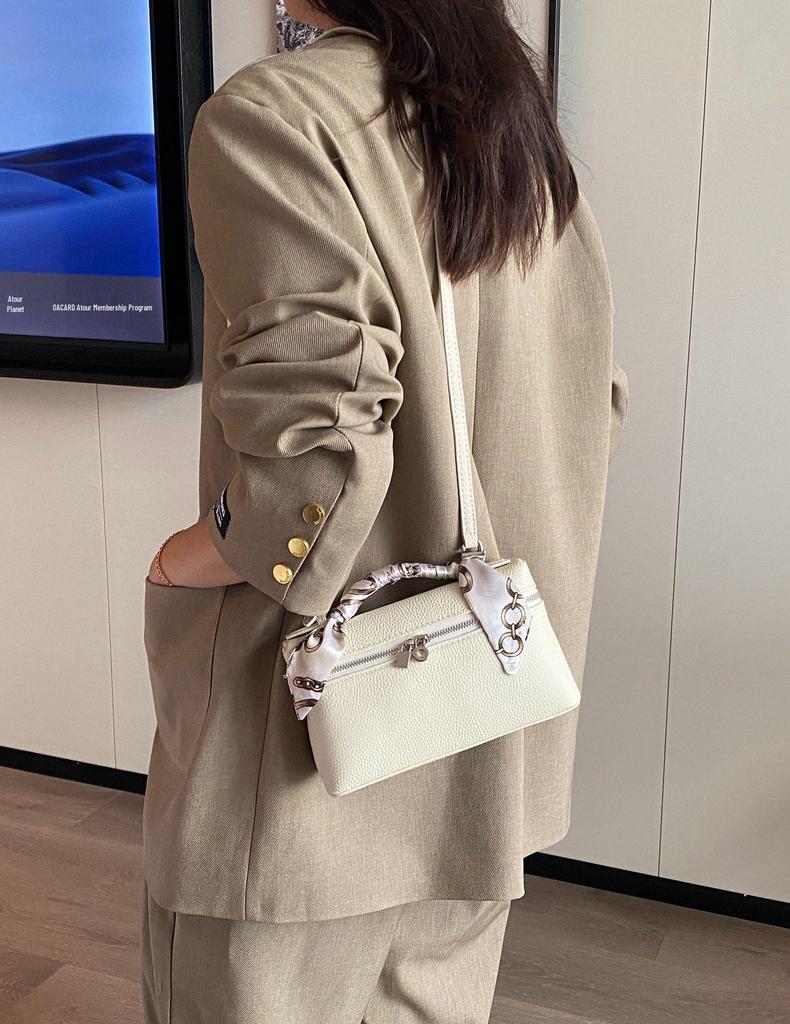 2023 Новая женская сумка-коробка из коровьей кожи: Стильная ручная косметичка через плечо