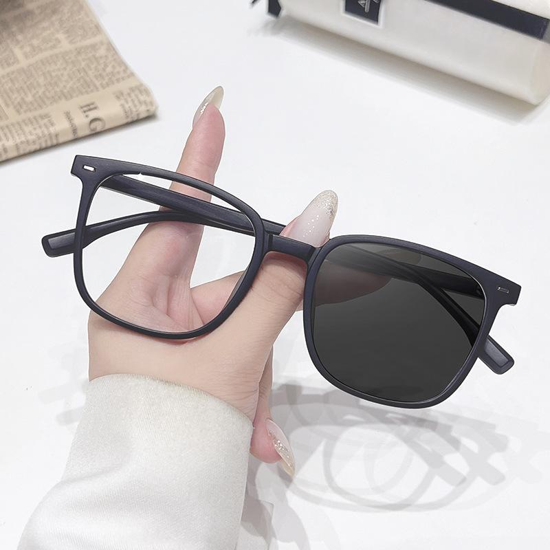 Photochromic Square Sunglasses Rectangle Fashion Women Men Shades Sun Glasses for Female Male Traveling Oculos Plain Glasses