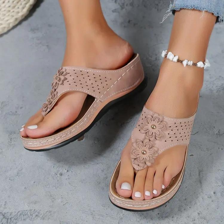 Новые летние женские сандалии с цветами 2024 года, нескользящие танкетки, удобные сандалии, женская обувь 43 размера, модная обувь, простой стиль