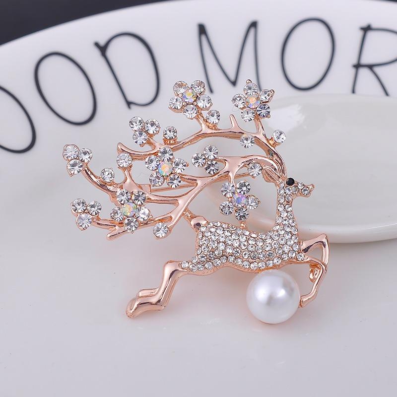 The Elk Brooch Exudes An Elegant and High-end Feminine Charm, While The Pearl Animal Corsages Feature A Niche Design