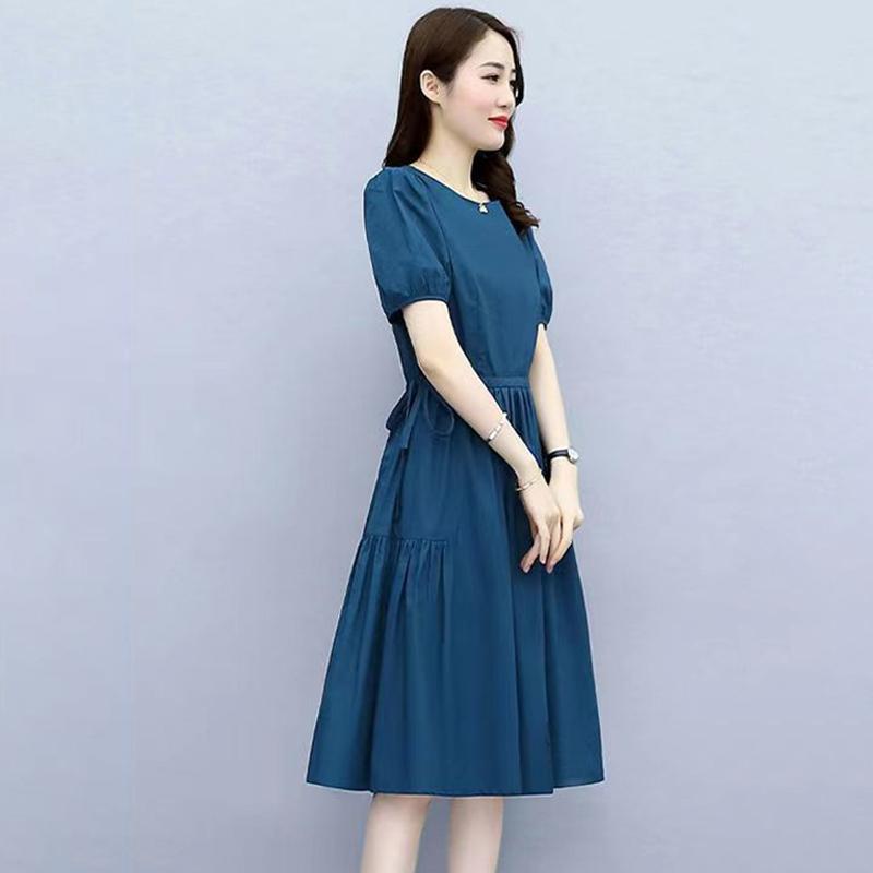 Женское платье Корейская версия плиссированного платья для женщин, свободного покроя и с приталенной талией, с короткими рукавами