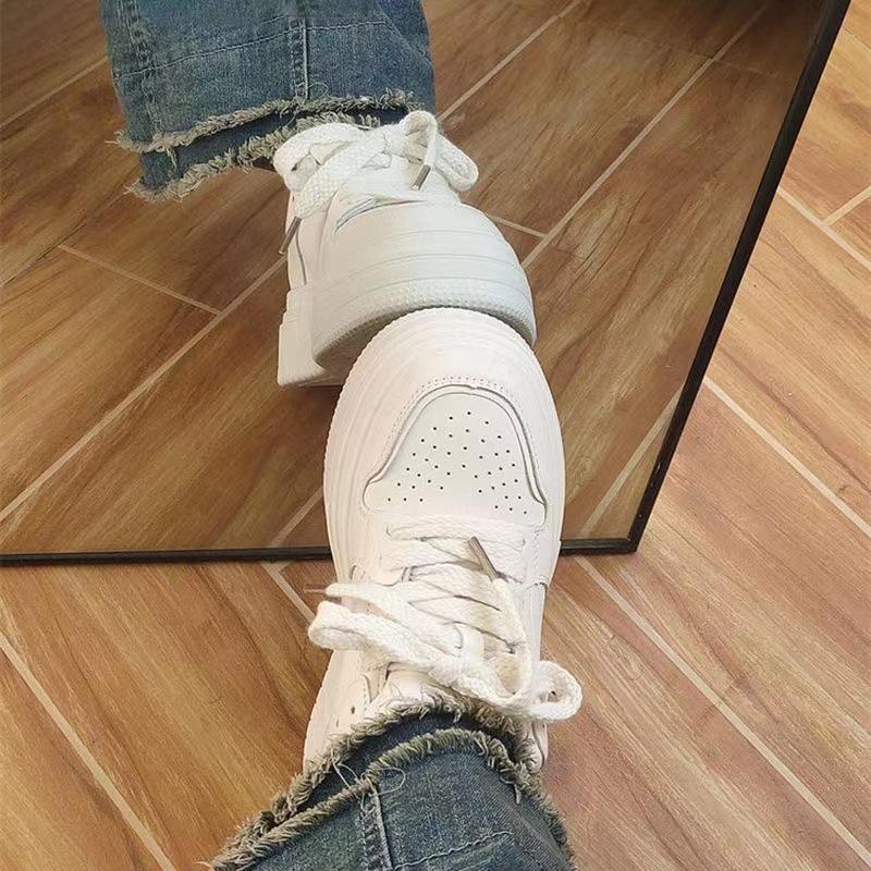 Женские модные белые кроссовки на платформе — визуально увеличивают рост, повседневные, универсальные, в стиле кампуса, весенняя коллекция