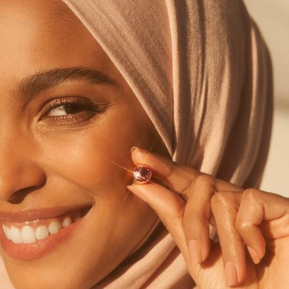 Магнитная брошь-зажим для шарфа «Макарон»: Не оставляющий следов, не повреждающий аксессуар для шали и головного платка.