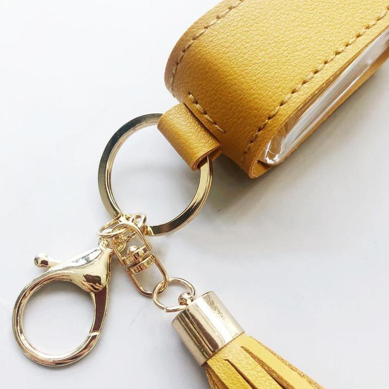 30ml Hydroalcoholic Gel Keychain Hand Sanitizer Case Mini Hands Portable Hydroalcoholic Gel Bottle Leather Case Health Keychain