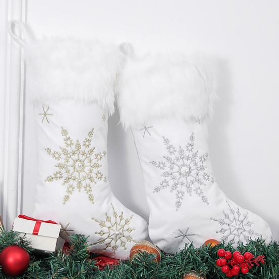 Рождественские чулки, вышитые снежинками, подвесные носки с плюшевой кромкой, праздничный домашний декор, подарочные чулки для рождественской вечеринки