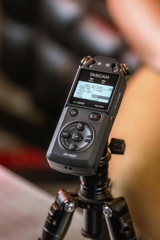TASCAM Стереопортативный рекордер с функцией записи с плавающей точкой DR-05XP 32-битный