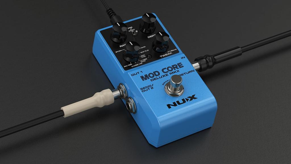 Модель педального эффекта Mod Core Deluxe mkII с опциями маршрутизации сигнала NU-X &