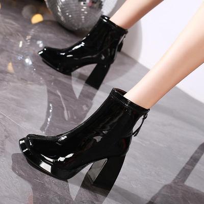 Высокие каблуки женские 2025 осень и зима новые квадратные головки толстый каблук водонепроницаемый таблица Интернет знаменитость темперамент ниша Мартин сапоги женские